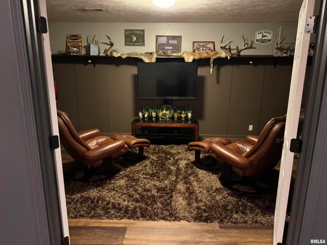 $297,500 | 212 East Garfield Street, Minier, IL 61759