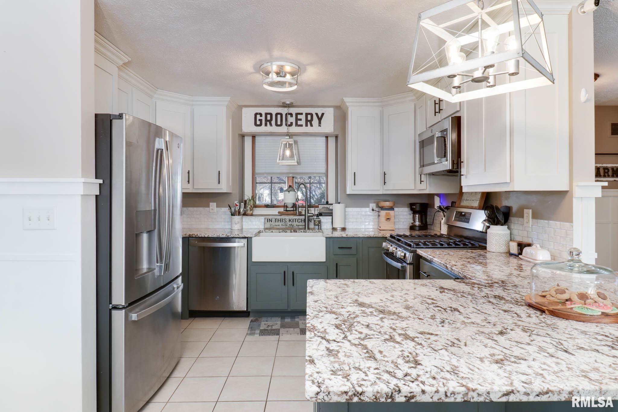 212 East Garfield Street Minier, IL 61759 - Photo 8 of 42