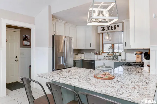 $284,900 | 212 East Garfield Street, Minier, IL 61759