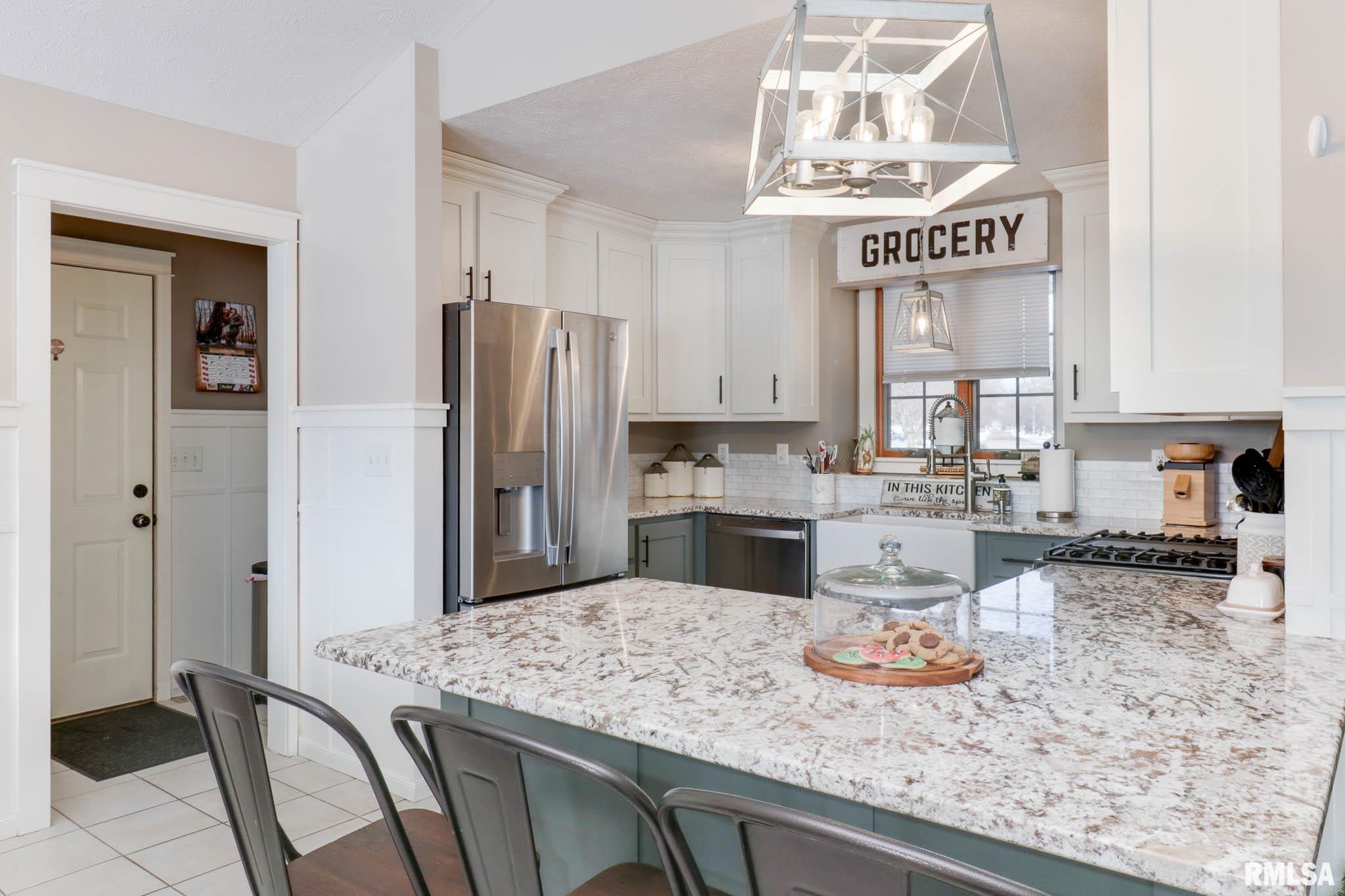 212 East Garfield Street Minier, IL 61759 - Photo 9 of 42