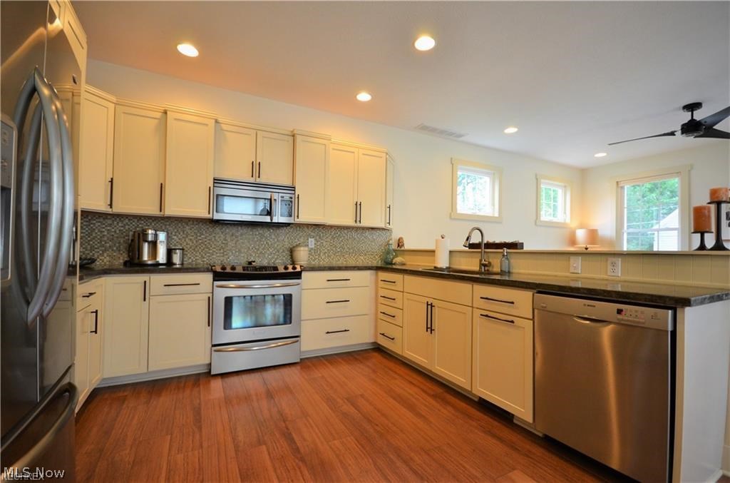 48 Center Road Vermilion, OH 44089 - Photo 9 of 35 Gallery Image 9