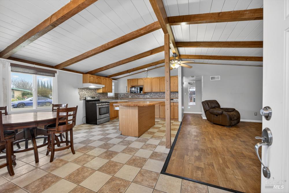 423 Gardiner Way Rio Vista, CA 94571 - Photo 6 of 38