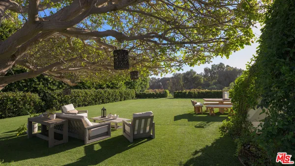 $60,000 | 6110 Merritt Drive, Malibu, CA 90265