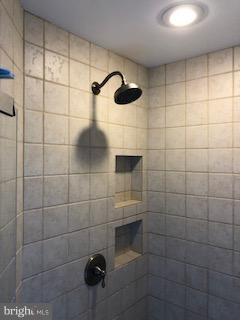 15601 Peach Orchard Road Silver Spring, MD 20905 - Photo 19 of 30 Bath (Master)