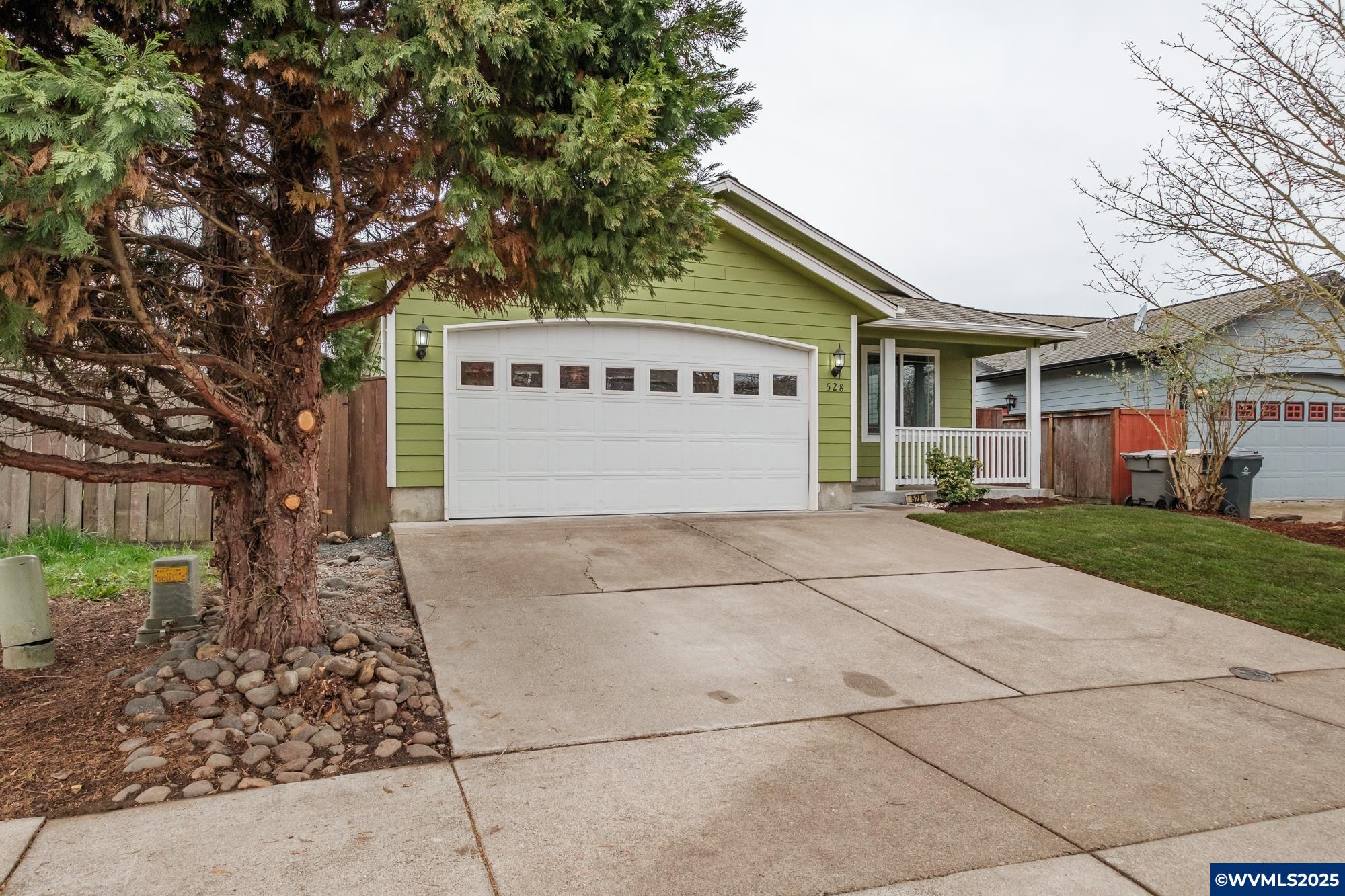 528 Northeast Breezy Way Albany, OR 97322 - Photo 4 of 48