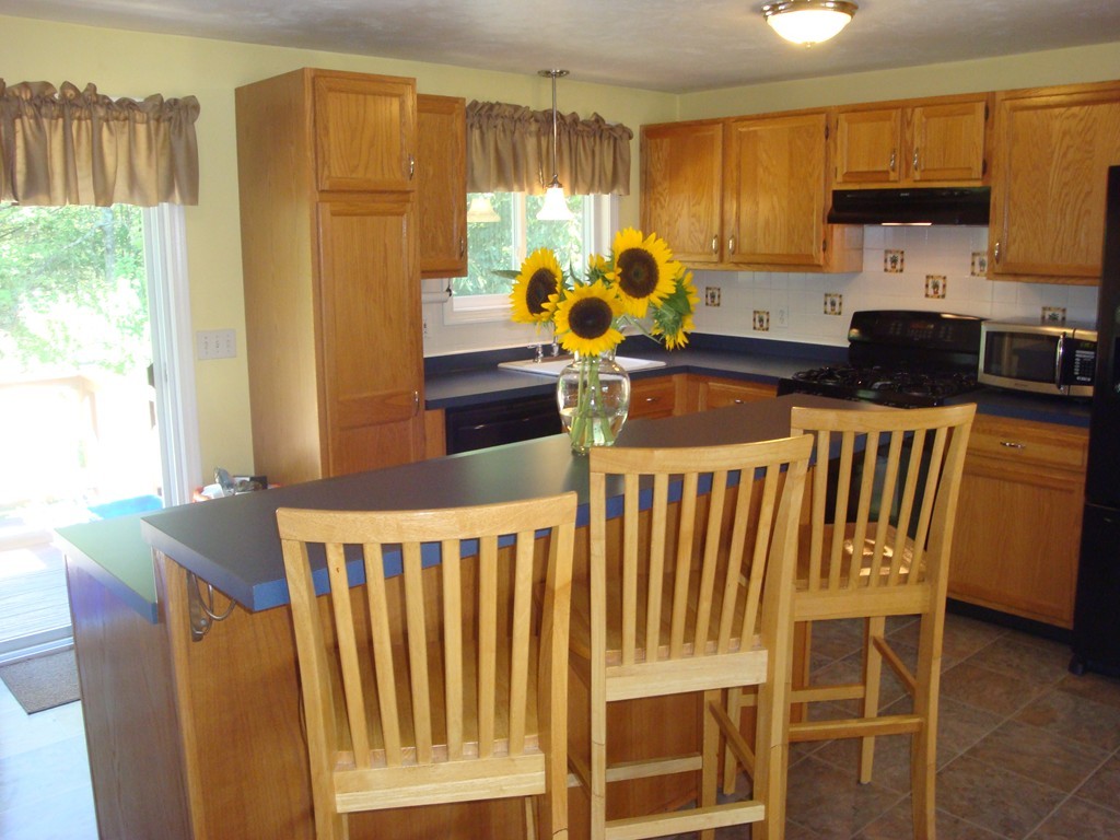132 Morrison Road Taunton, MA 02718 - Photo 8 of 23