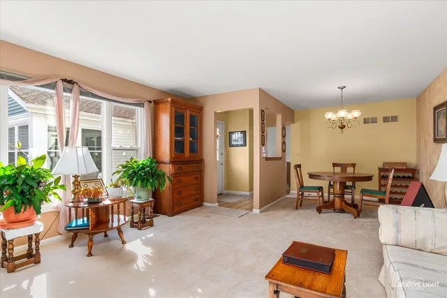 $409,900 | 904 Dartmouth Drive, Wheaton, IL 60189