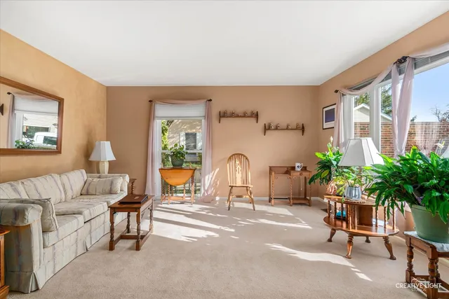 $409,900 | 904 Dartmouth Drive, Wheaton, IL 60189