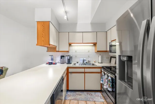 $409,900 | 904 Dartmouth Drive, Wheaton, IL 60189