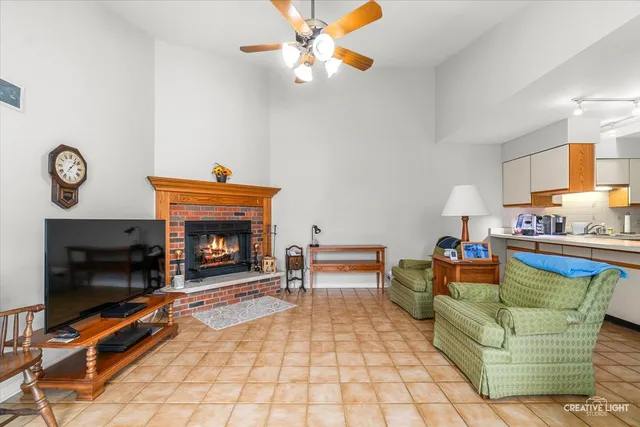 $409,900 | 904 Dartmouth Drive, Wheaton, IL 60189