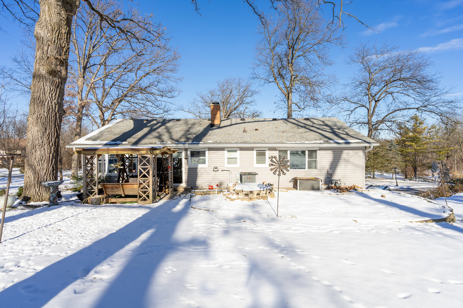 28W621 Indian Knoll Road West Chicago, IL 60185 - Photo 25 of 38 Gallery Image 25