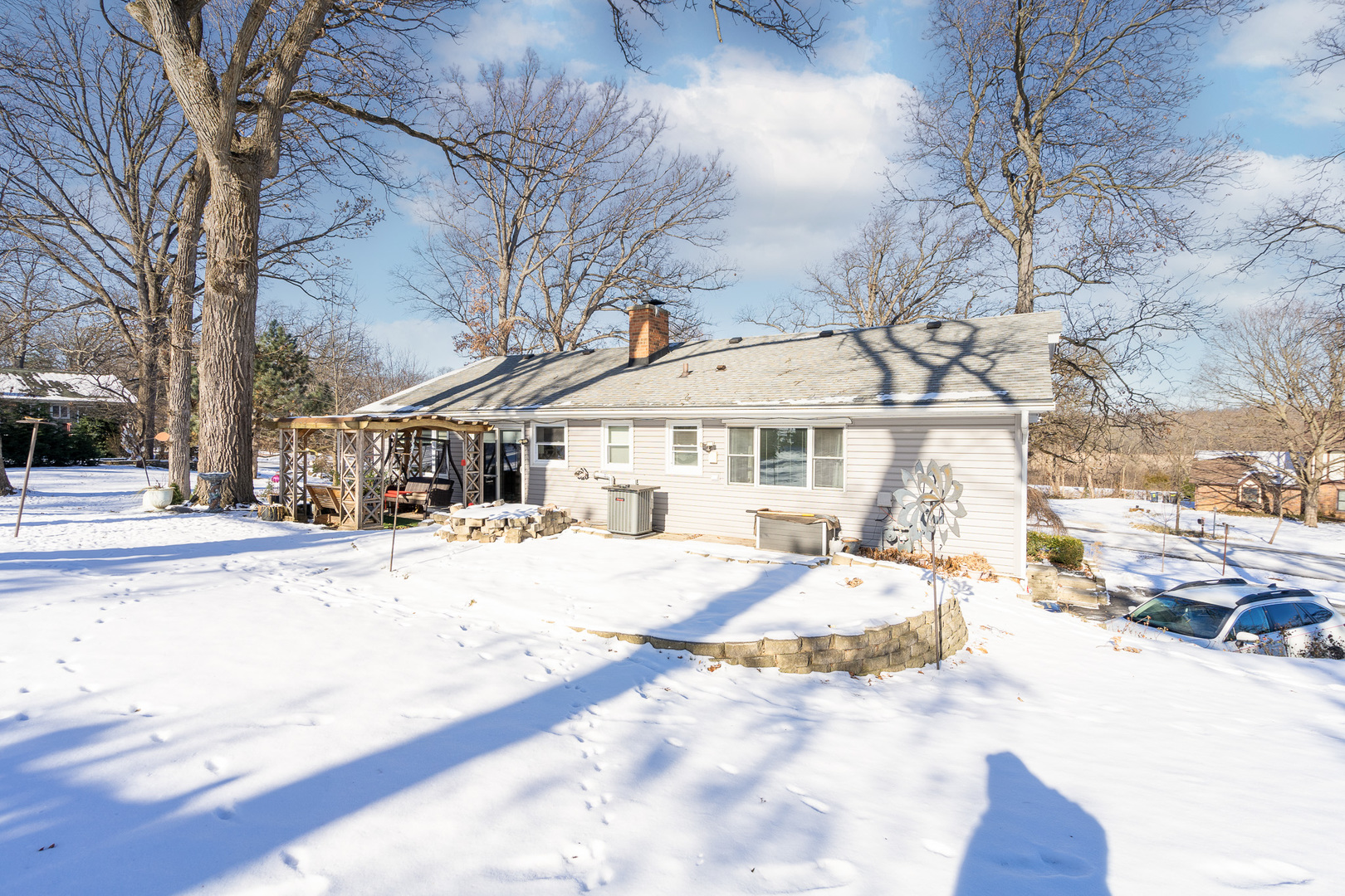 28W621 Indian Knoll Road West Chicago, IL 60185 - Photo 26 of 38 Gallery Image 26