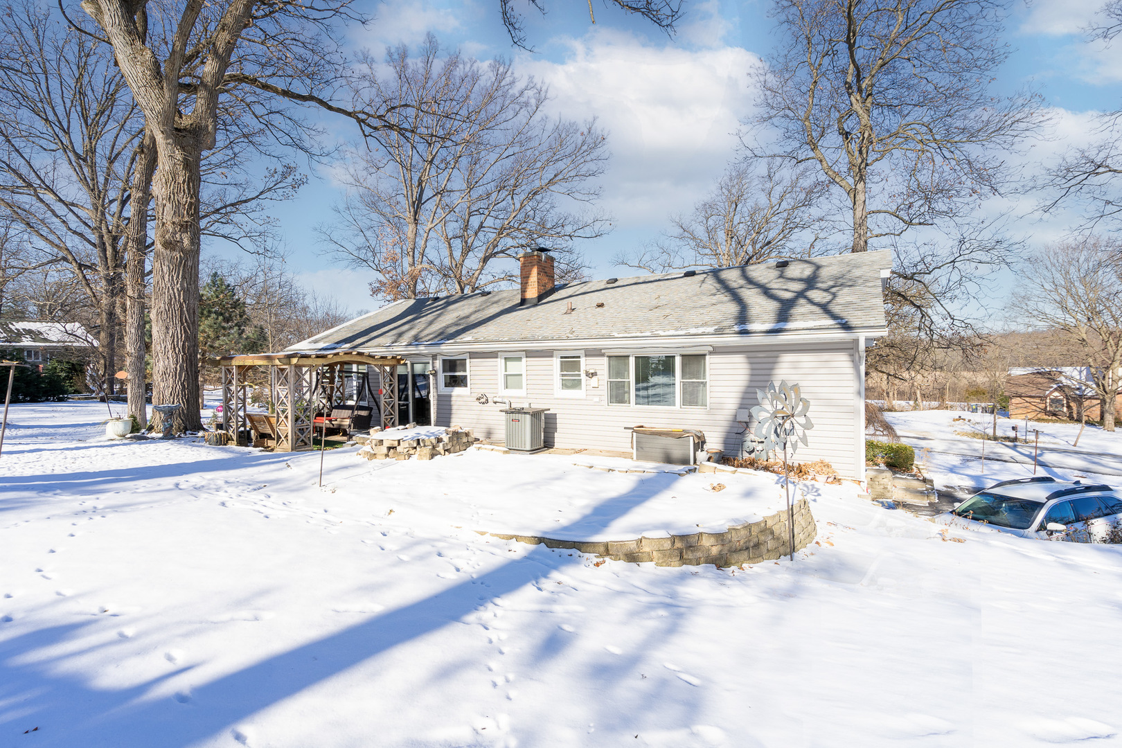 28W621 Indian Knoll Road West Chicago, IL 60185 - Photo 27 of 38 Gallery Image 27