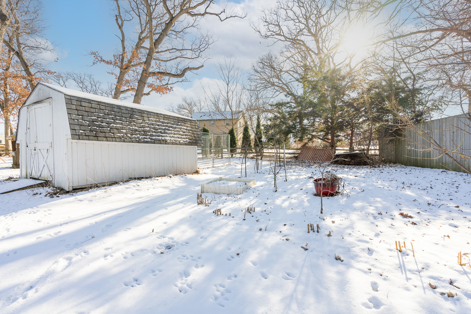 28W621 Indian Knoll Road West Chicago, IL 60185 - Photo 32 of 38 Gallery Image 32