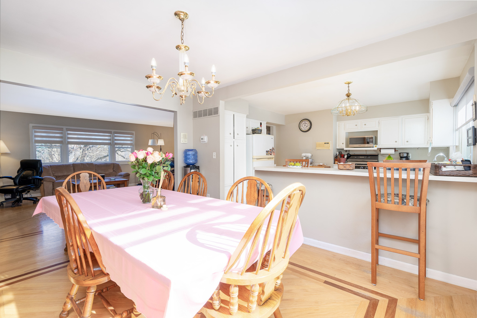 28W621 Indian Knoll Road West Chicago, IL 60185 - Photo 5 of 38 Gallery Image 5