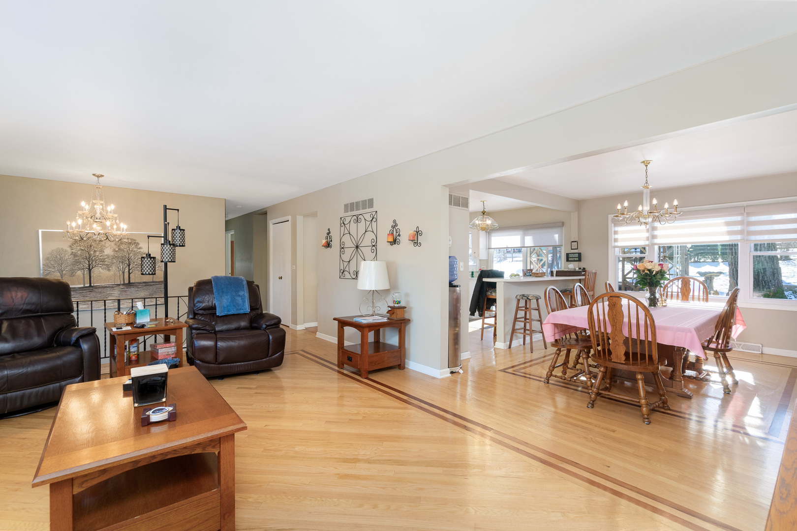 28W621 Indian Knoll Road West Chicago, IL 60185 - Photo 8 of 38 Gallery Image 8