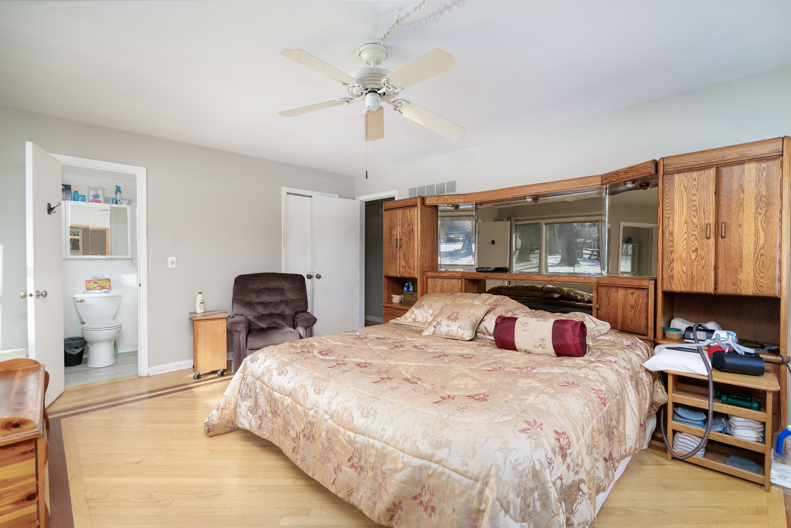 28W621 Indian Knoll Road West Chicago, IL 60185 - Photo 10 of 38 Gallery Image 10
