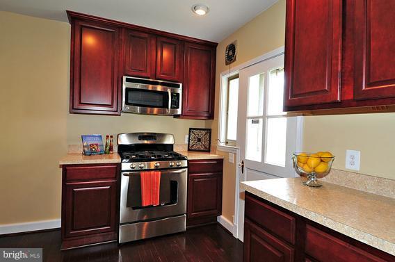 7 Dunmore Road Catonsville, MD 21228 - Photo 21 of 26 Kitchen