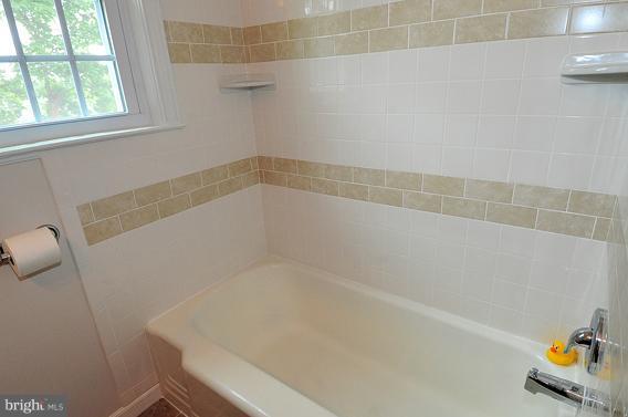7 Dunmore Road Catonsville, MD 21228 - Photo 23 of 26 Bath