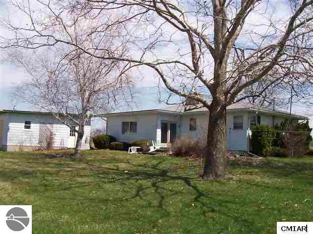 8770 South Leaton Road Shepherd, MI 48883 - Photo 2 of 2 1767203-1.JPG