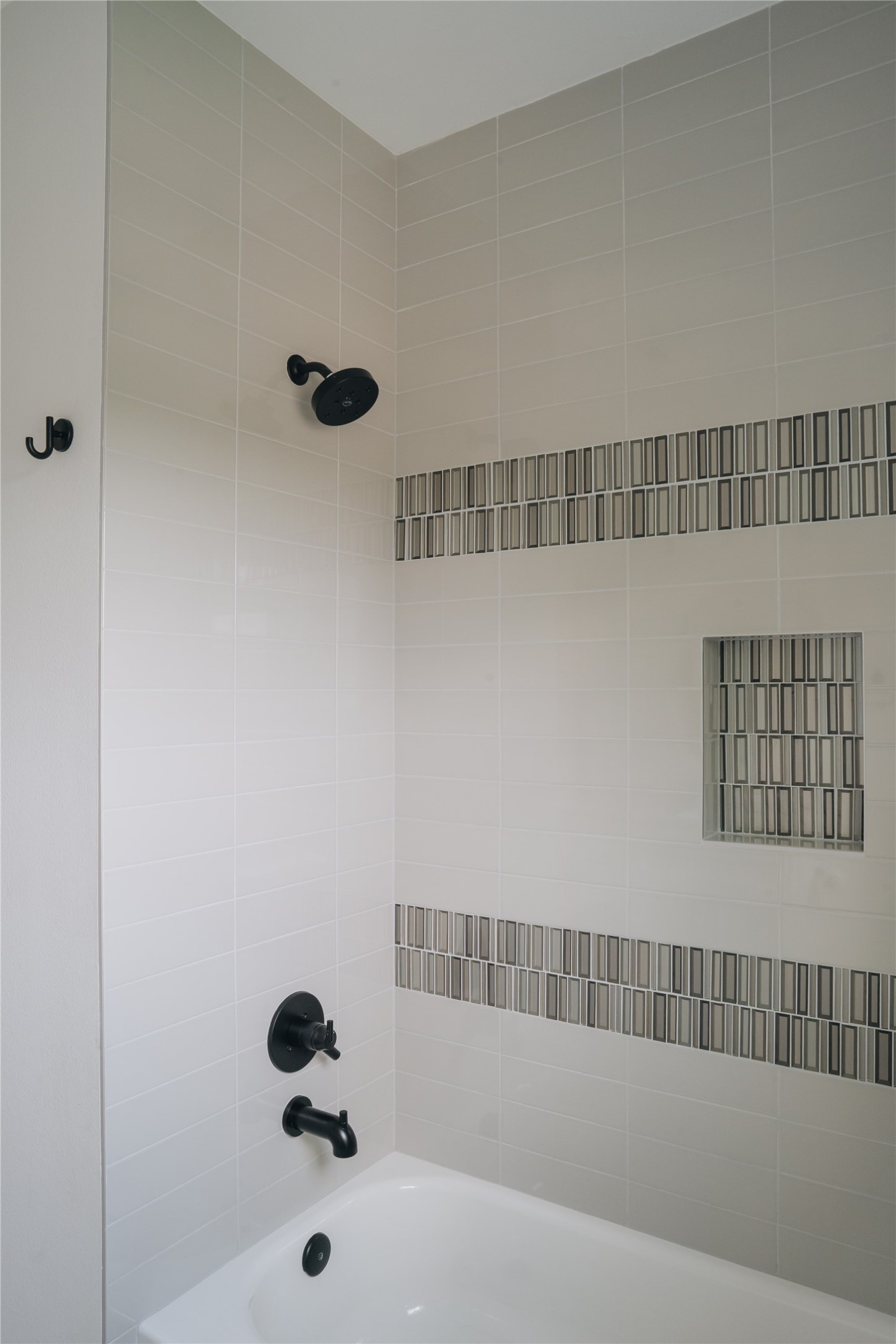 3817 Aberdeen Way Houston, TX 77025 - Photo 33 of 45 En suite bath with shower over tub.