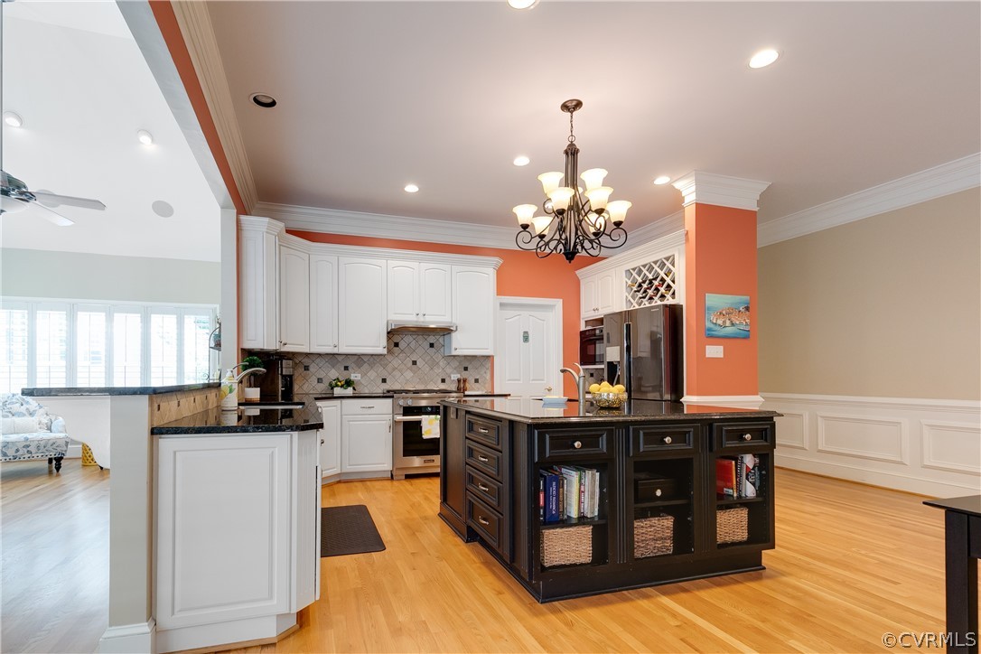 11907 Reeds Bluff Lane Midlothian, VA 23113 - Photo 15 of 50 Spacious open kitchen