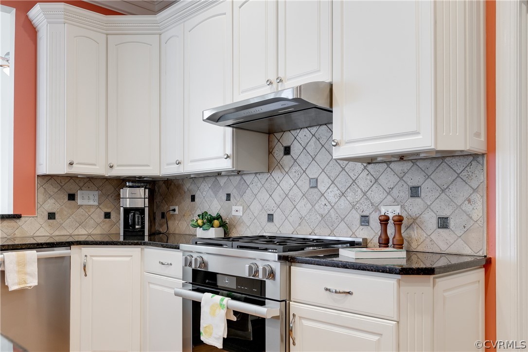 11907 Reeds Bluff Lane Midlothian, VA 23113 - Photo 18 of 50 Miele dual fuel range
