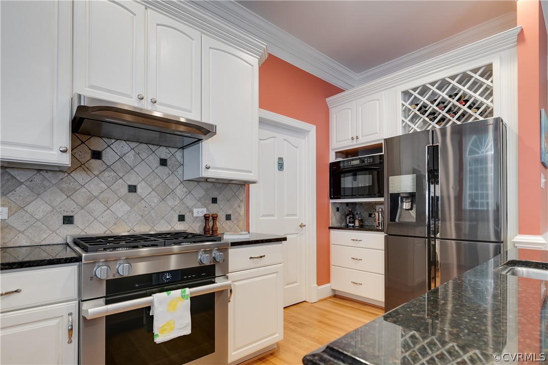 11907 Reeds Bluff Lane Midlothian, VA 23113 - Photo 19 of 50 Samsung black stainless 4-door refrigerator