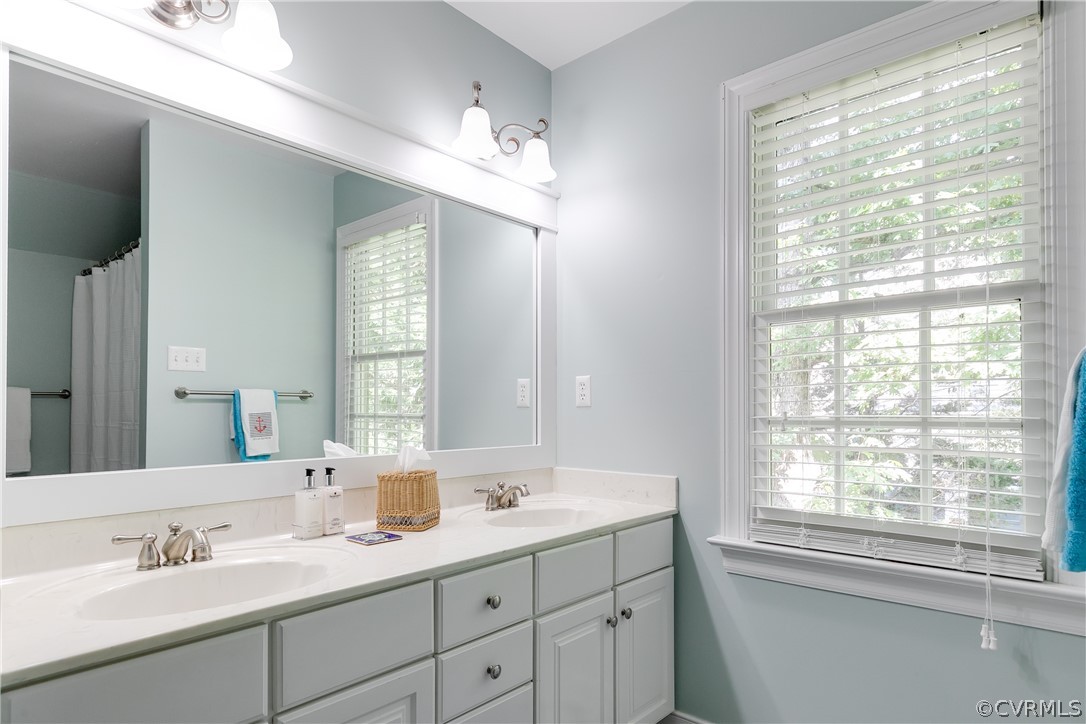 11907 Reeds Bluff Lane Midlothian, VA 23113 - Photo 37 of 50 Shared bath between bedrooms 2 and 3