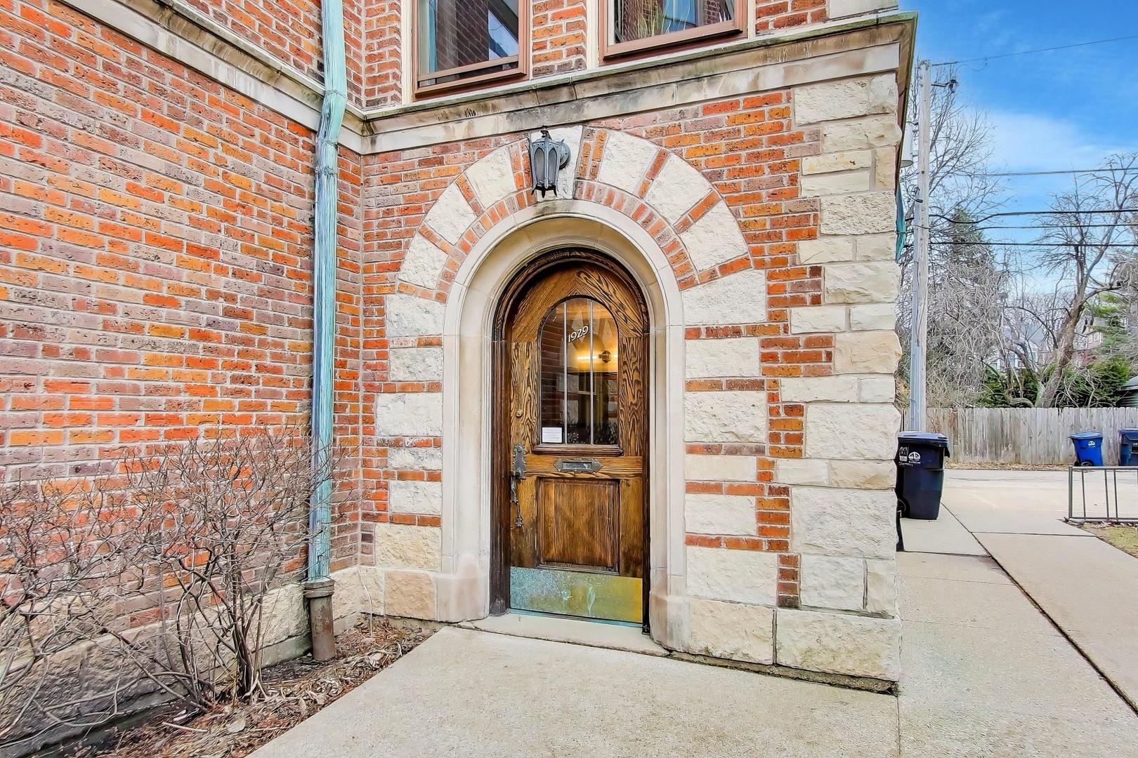 1929 Sherman Avenue, Unit 2W Evanston, IL 60201 - Photo 3 of 26