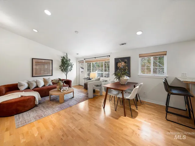 $369,900 | 213 Village Lane, Boise, ID 83702