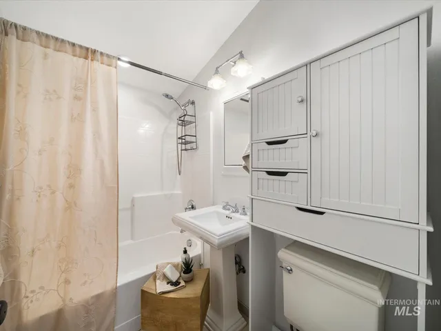 $369,900 | 213 Village Lane, Boise, ID 83702