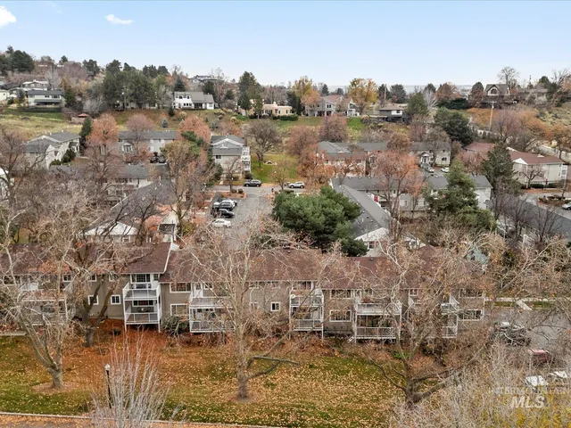 $369,900 | 213 Village Lane, Boise, ID 83702