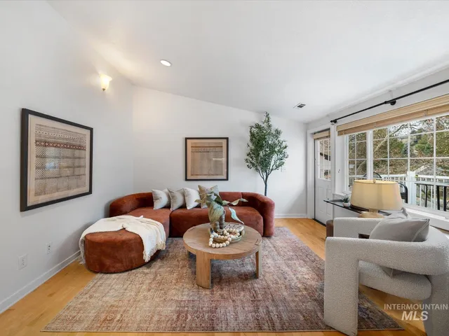 $369,900 | 213 Village Lane, Boise, ID 83702