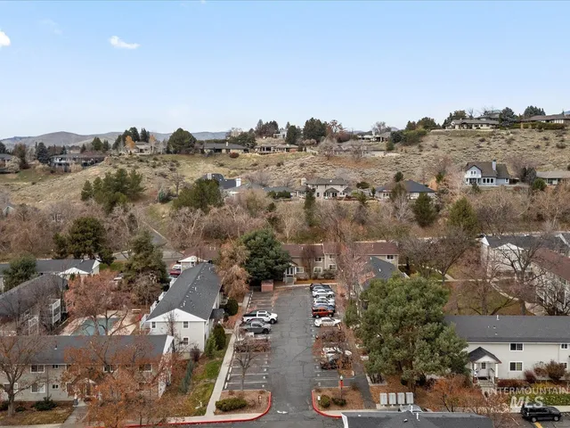 $369,900 | 213 Village Lane, Boise, ID 83702