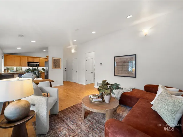 $369,900 | 213 Village Lane, Boise, ID 83702