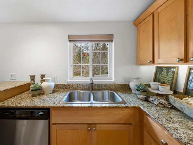 $369,900 | 213 Village Lane, Boise, ID 83702