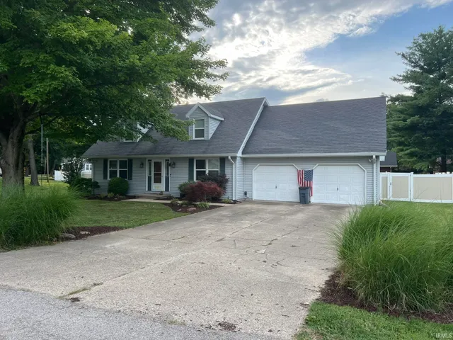 $245,000 | 204 Plumtree Drive, Vincennes, IN 47591