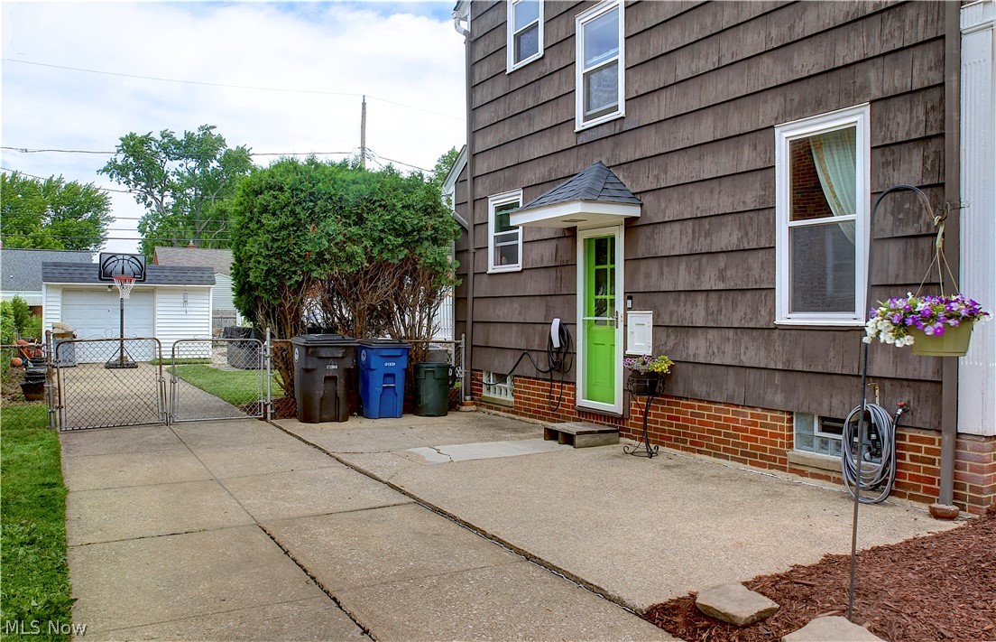 16204 West Park Road Cleveland, OH 44111 - Photo 30 of 40 Gallery Image 30