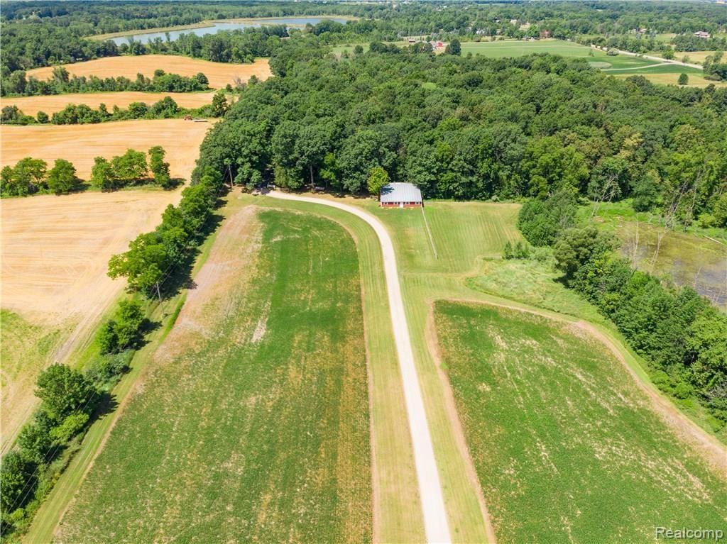 13130 Hogan Road Linden, MI 48451 - Photo 7 of 40