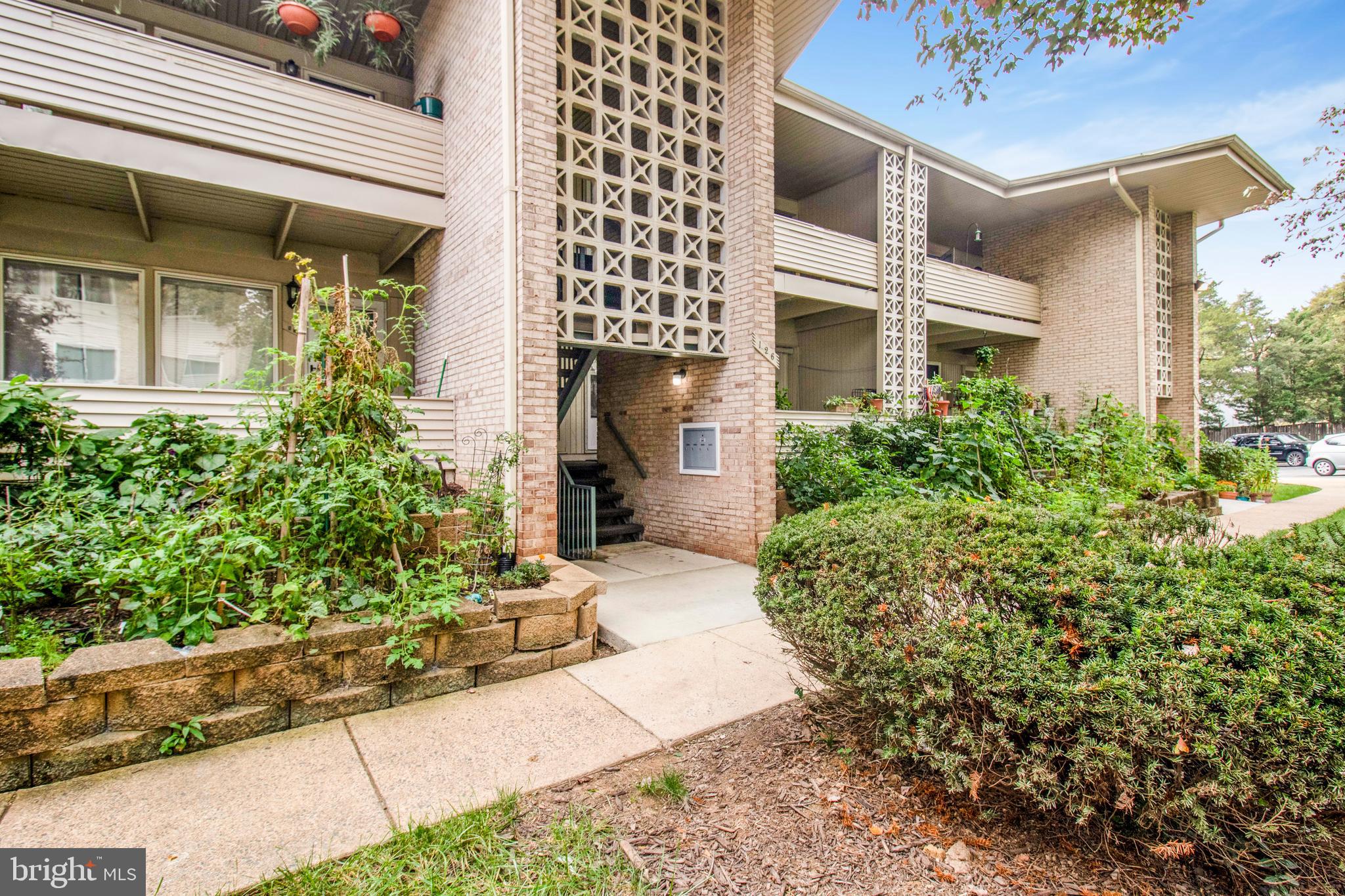 126 Haycock Road, Unit C4 Falls Church, VA 22046 - Photo 2 of 37