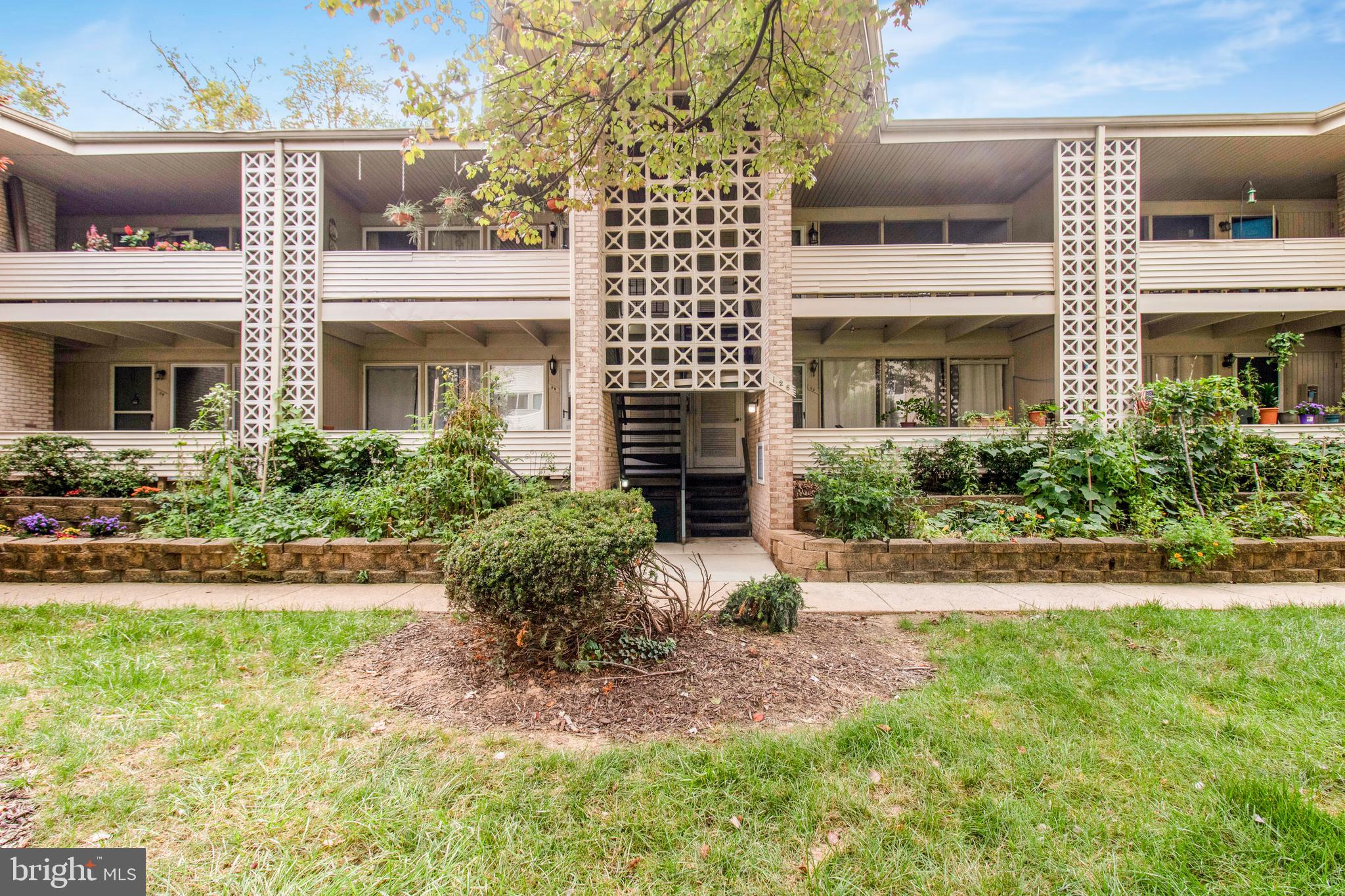 126 Haycock Road, Unit C4 Falls Church, VA 22046 - Photo 3 of 37