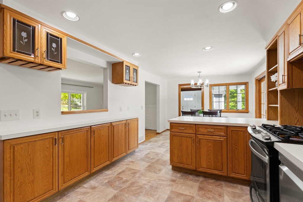 10 Lowell Road Westford, MA 01886 - Photo 3 of 25