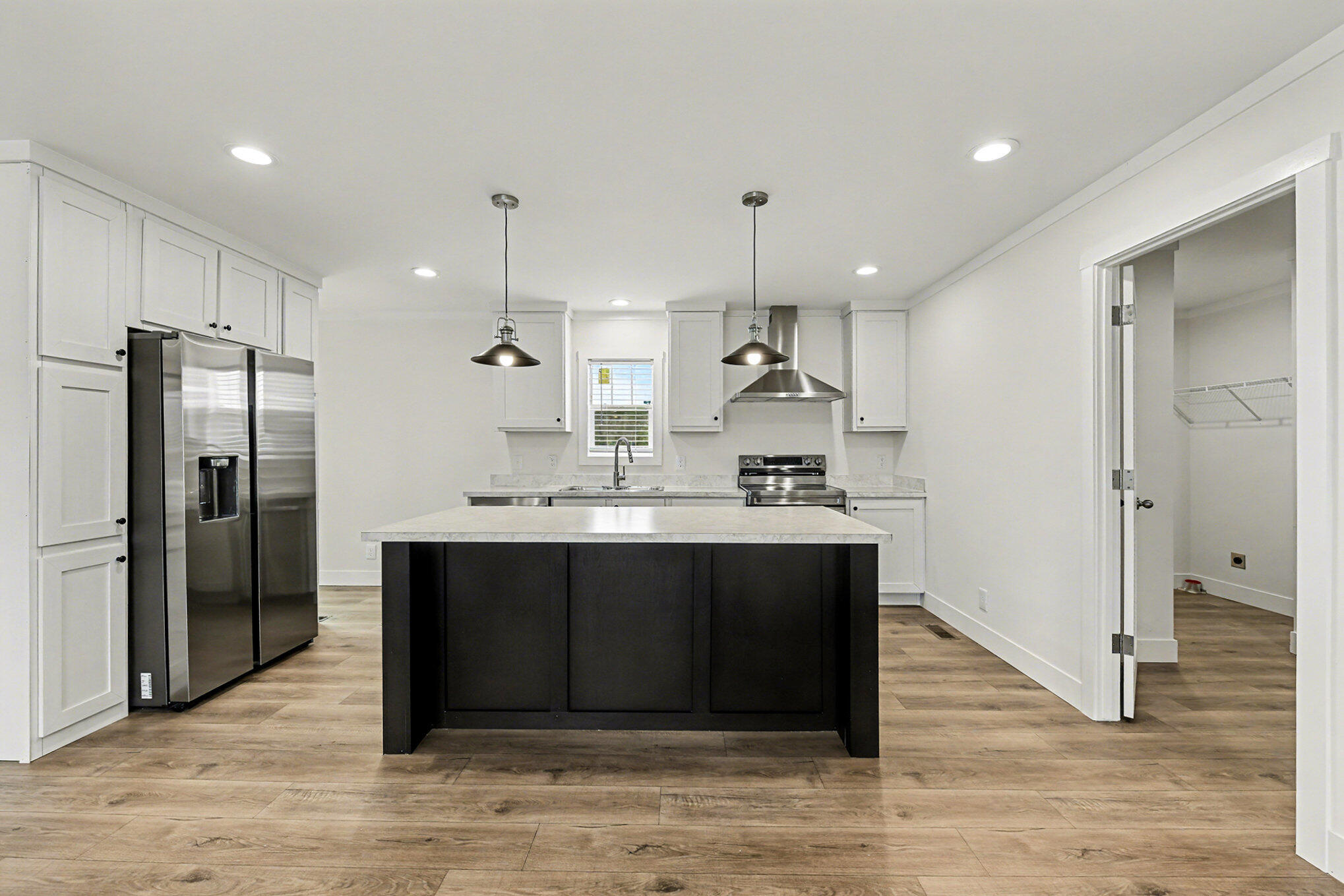 1344 Givhans Road Ridgeville, SC 29472 - Photo 3 of 26 008_file_775