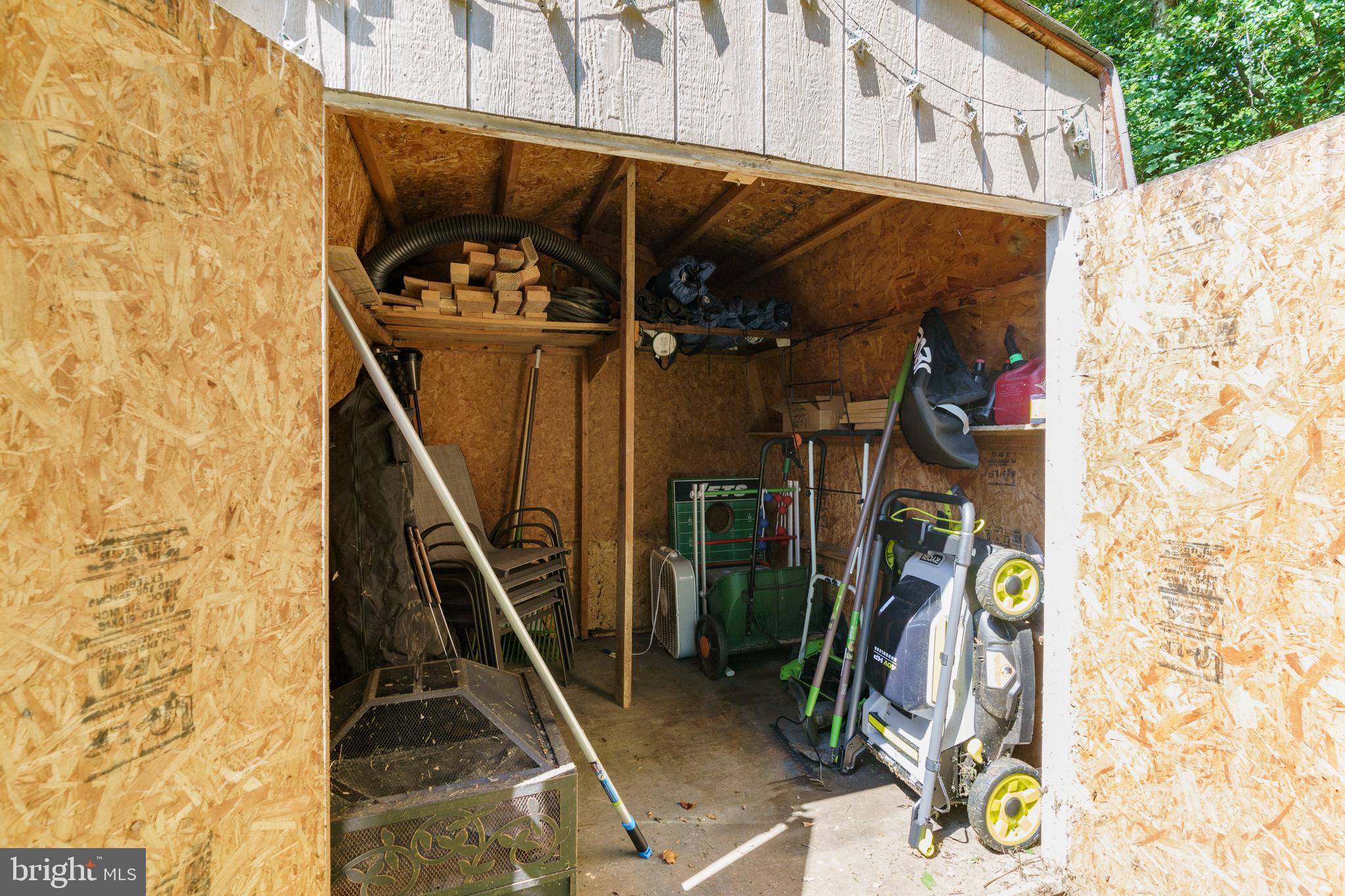 8608 Langport Drive Springfield, VA 22152 - Photo 40 of 43 a view of an entryway