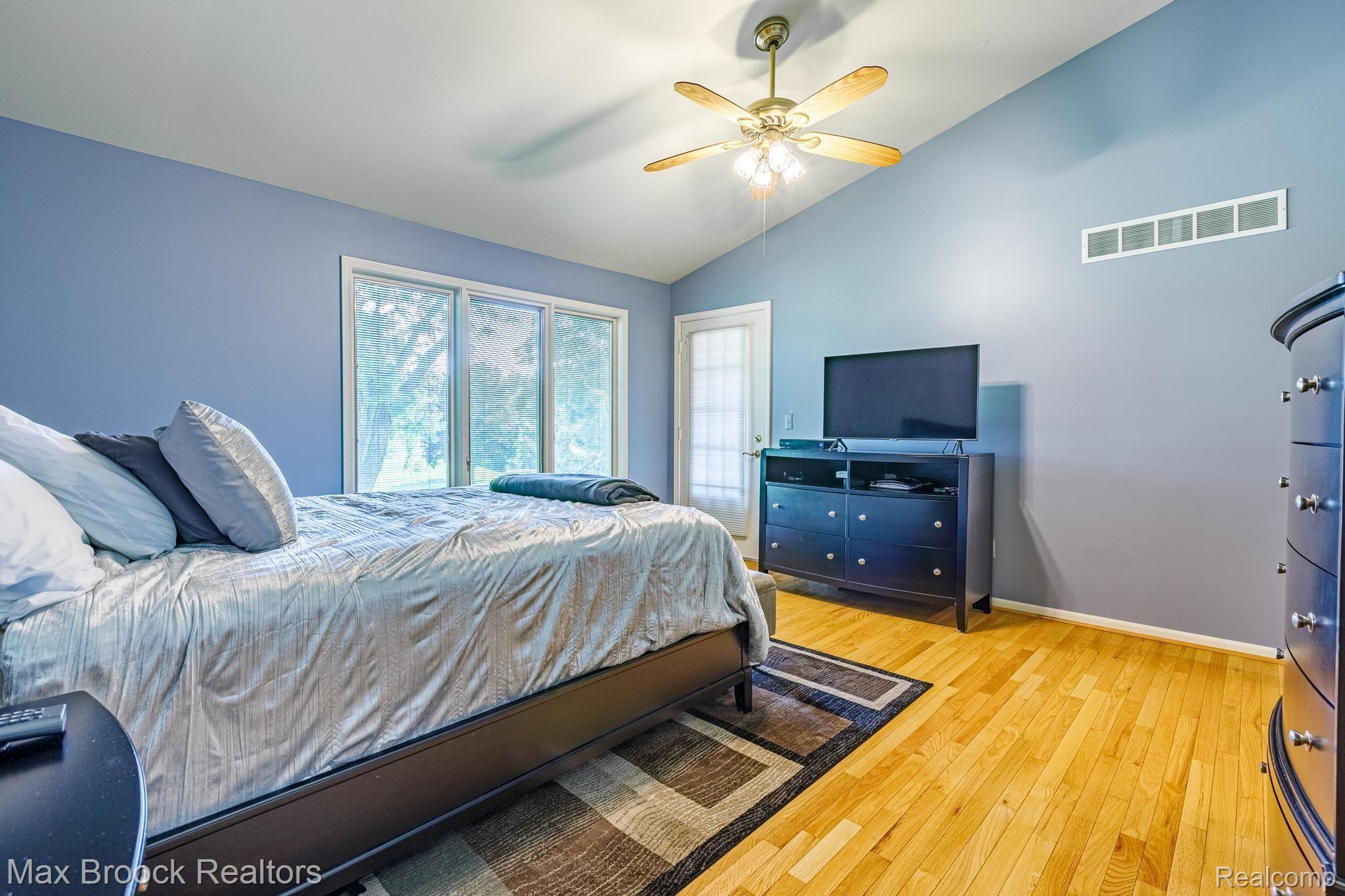856 GreenView Court Rochester, MI 48307 - Photo 21 of 35 856 Green View Ct-22.jpg