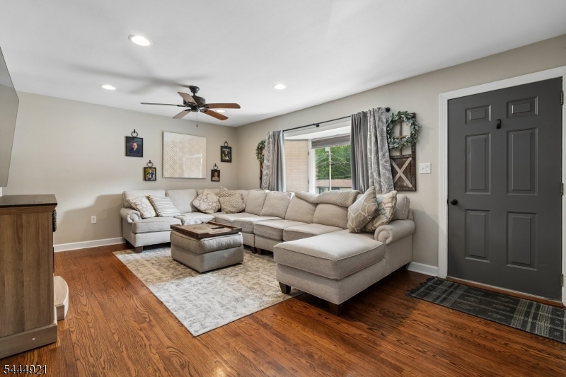 22 Summit Road Oak Ridge, NJ 07438 - Photo 6 of 32