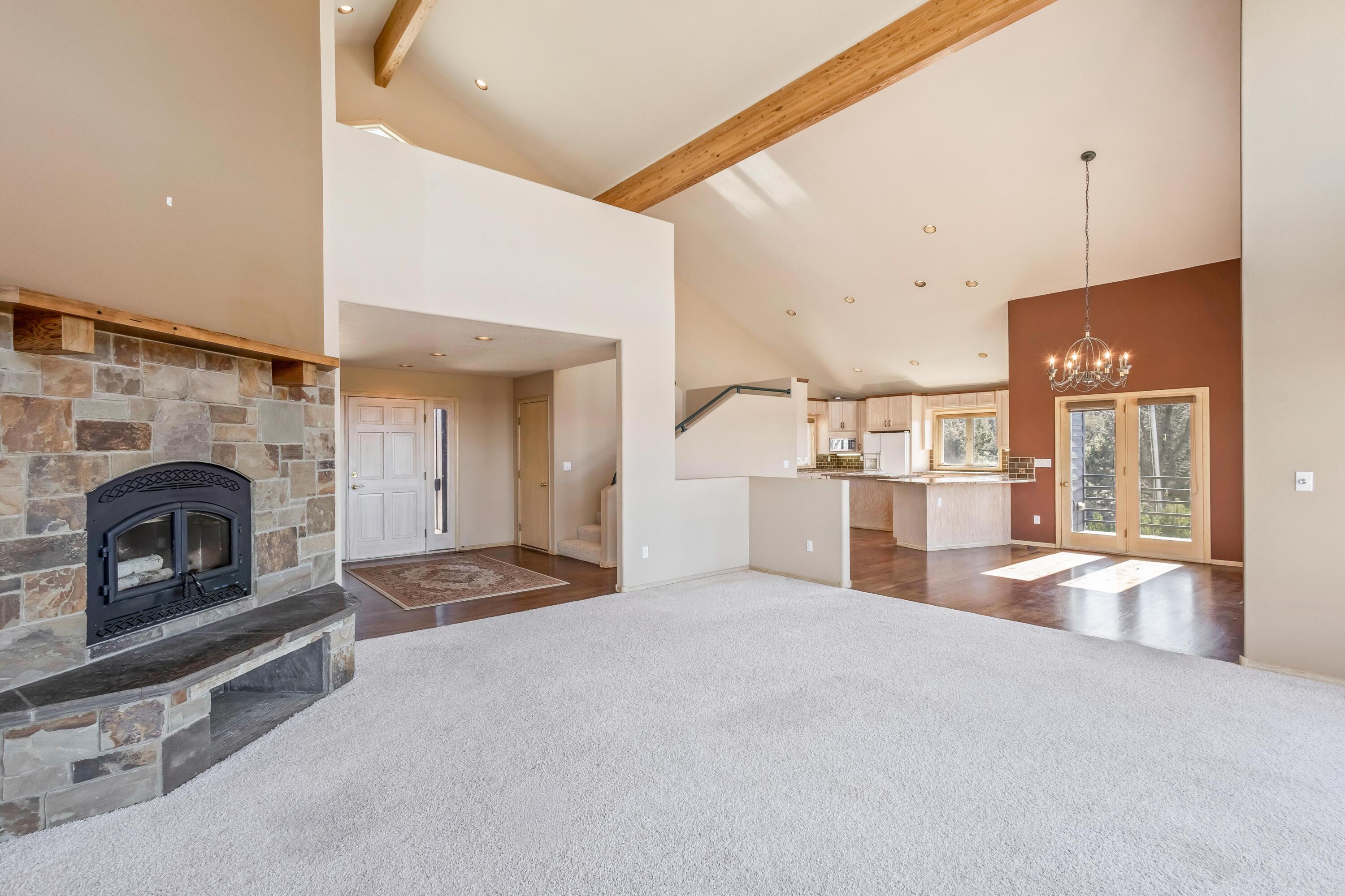 1164 Southwest Parrish Lane Powell Butte, OR 97753 - Photo 5 of 54 great room