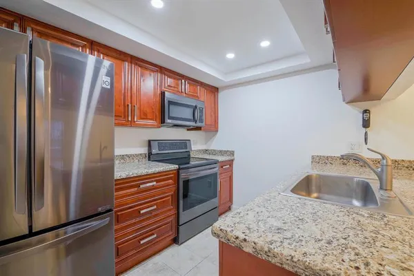 $2,200 | 661 Waterside Drive, Hypoluxo, FL 33462