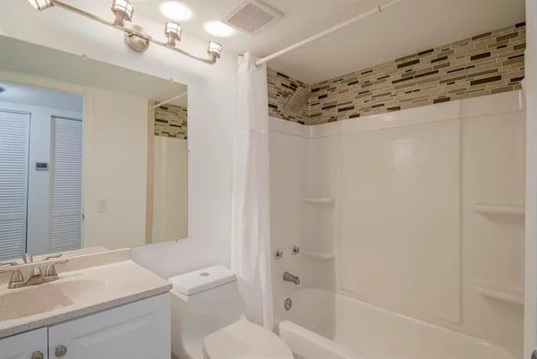 $2,200 | 661 Waterside Drive, Hypoluxo, FL 33462